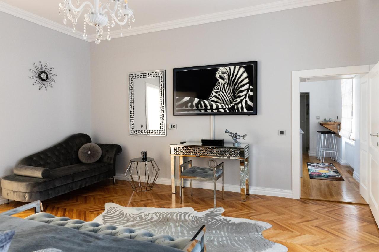 Fancy Flats Apartment Sibiu Luaran gambar